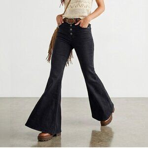 American Eagle Next Level Stretch Super High Rise Festival Flare Jeans 0 Short